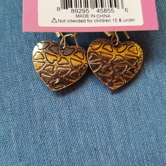 Betsey Johnson Holiday Christmas Heart Earrings - NWT - Picture 9 of 9